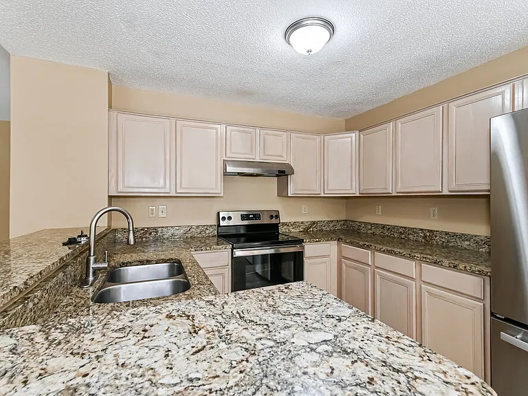 994 Painted Desert Ln — Photo 7