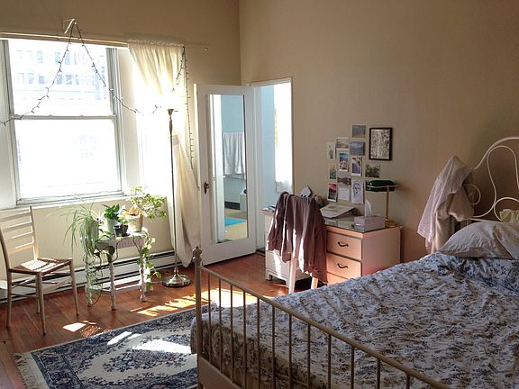 2nd image of 1031 Saint Paul St #2F