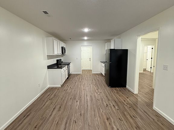 3rd image of 1403 Green Ave SE #B