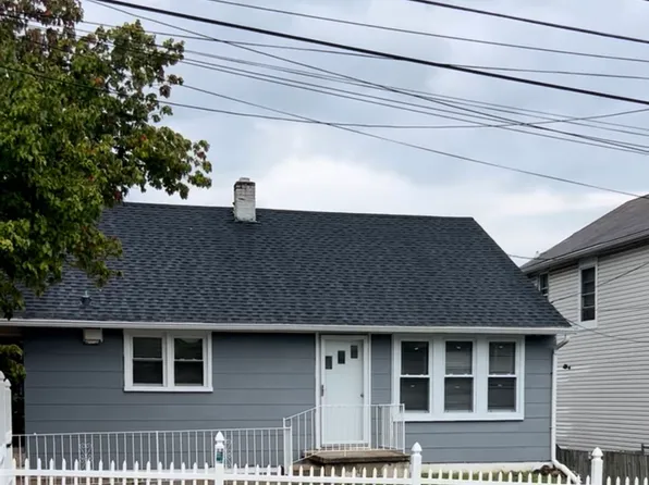 921 Sunset St, Trainer, PA 19061
