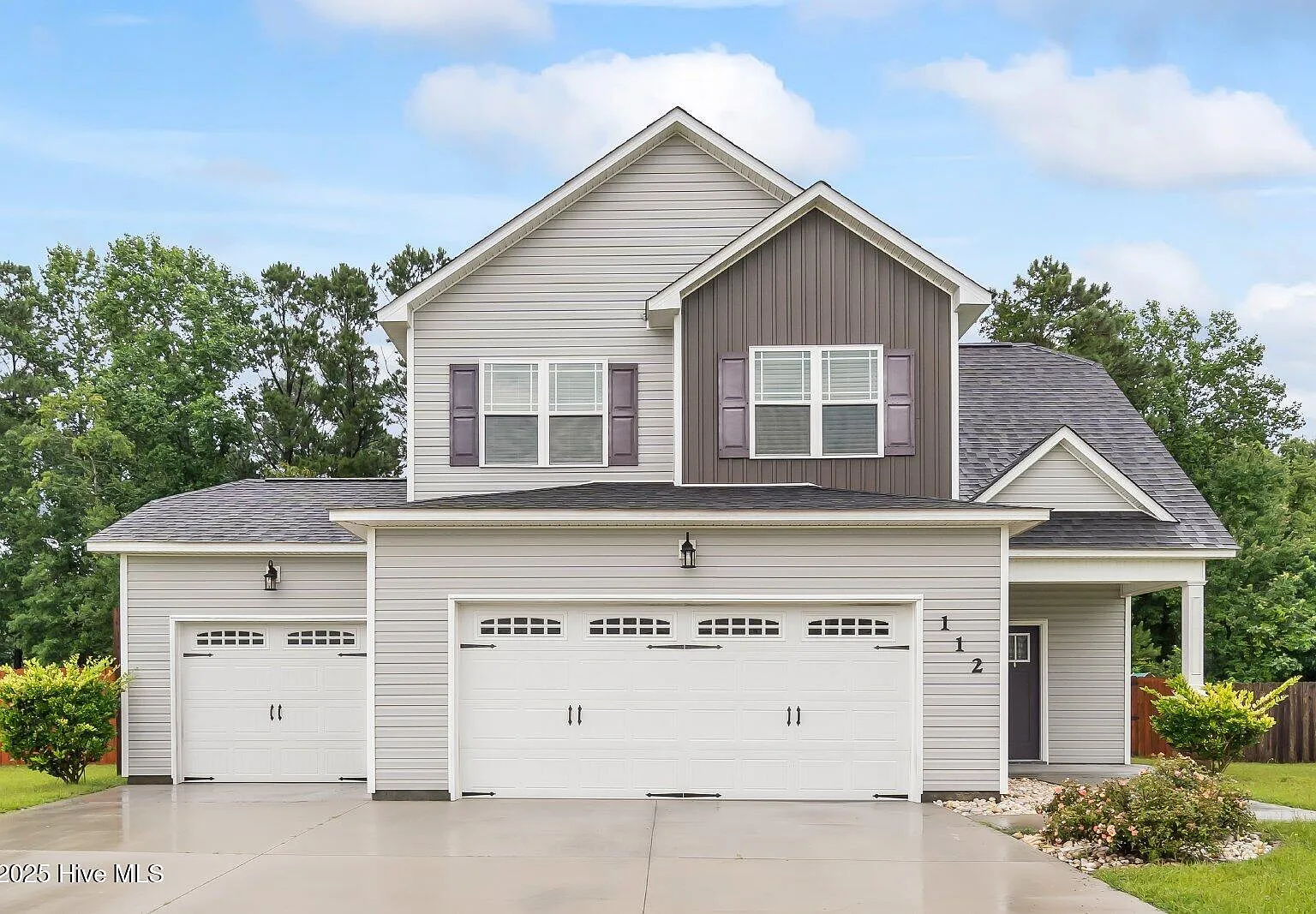 4 bed, 2.5 bath, $1,850 — Photo 1