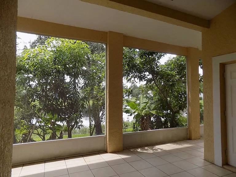 102 Carnival Dr — Photo 15
