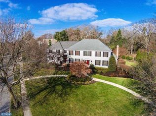 725 Jamie Dr, Moorestown, NJ 08057