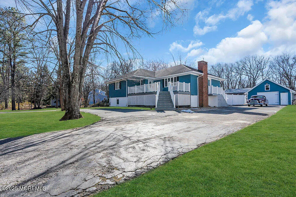 222 Crescent Avenue photo 1