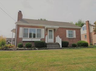 31 Brewster St, Hanover, PA 17331
