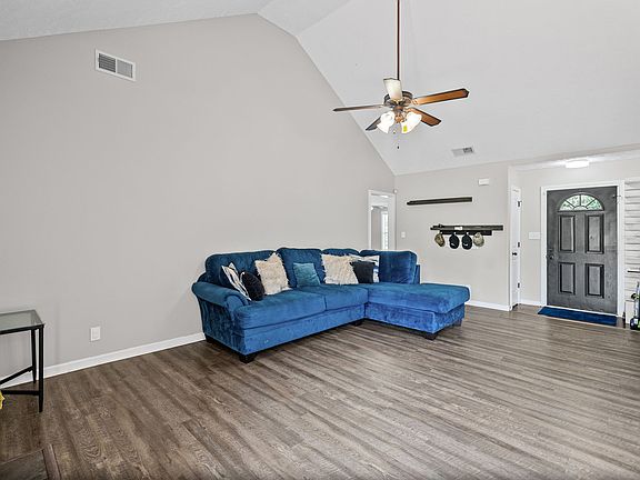 5th image of 410 Zurich Ct