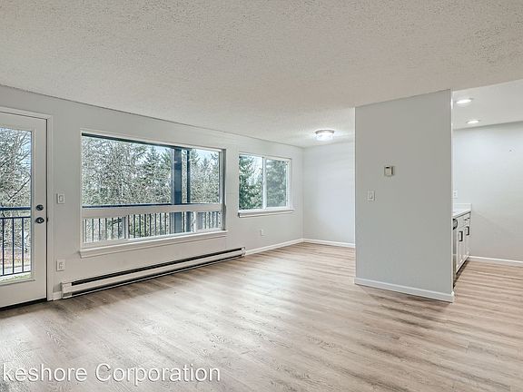 4th image of 12709 NE 116th St APT C202