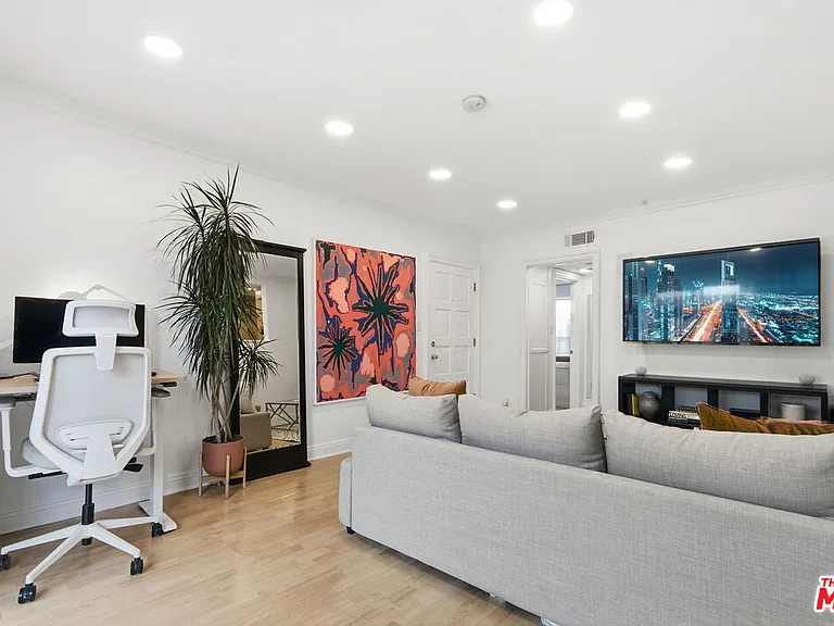 11718 Darlington Ave #7 — Photo 2