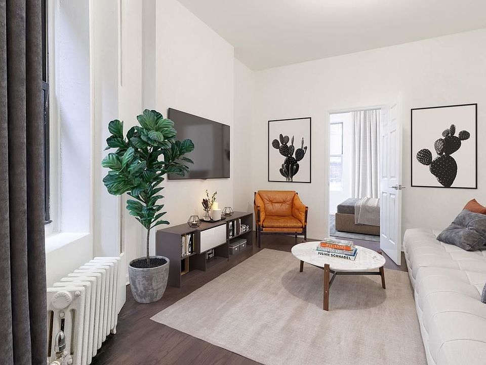 2nd image of 178 Thompson St APT 6D