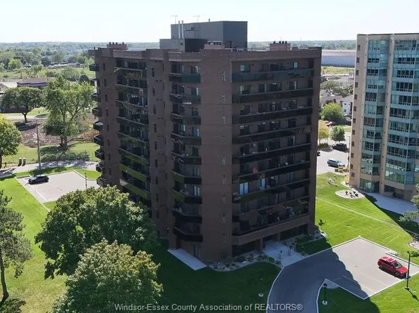 3663 Riverside Dr E #904, Windsor, ON N8Y 4V3