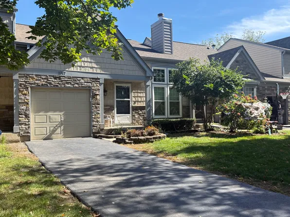 1317 Seabury Cir, Carol Stream, IL 60188