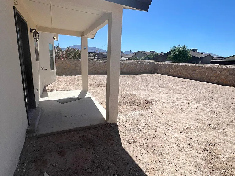 340 Isaias Ave — Photo 7