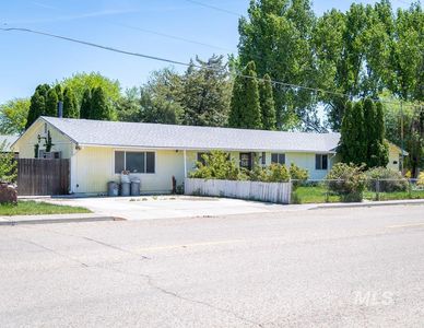 435 N Haskett St, Mountain Home, ID, 83647