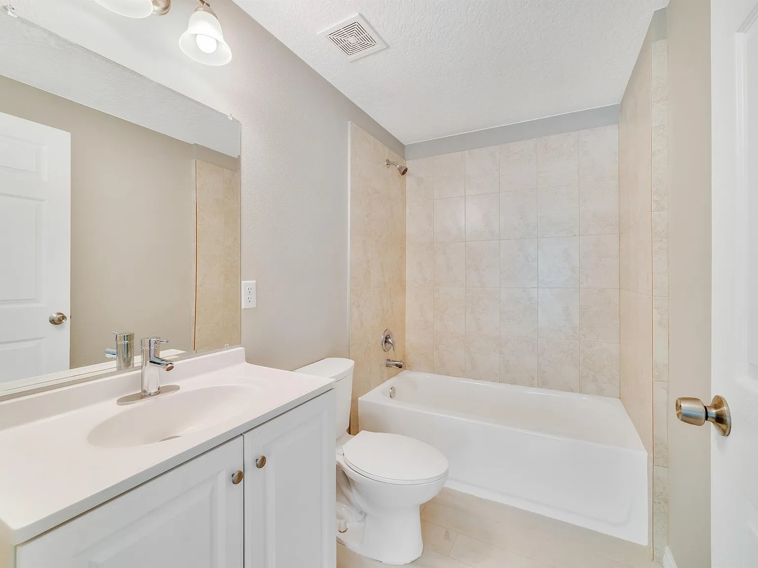 255 Taylor Lane - 202 — Photo 2