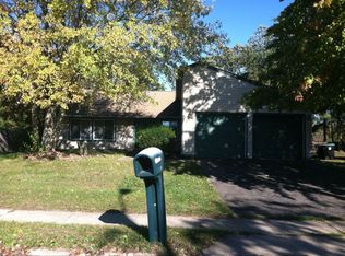 17 Eastmont Ln, Sicklerville, NJ 08081