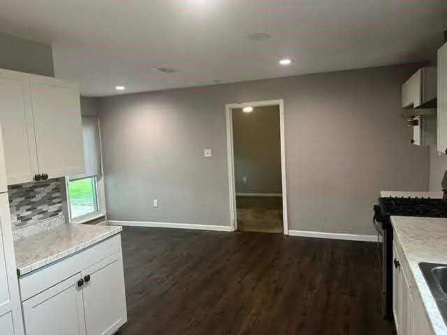 3 bed, 1.5 bath, 1265 sqft, $1,749 — Photo 4