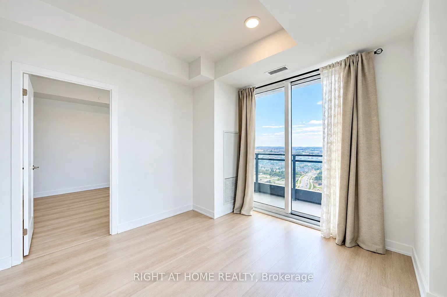 9763 Markham Rd — Photo 2