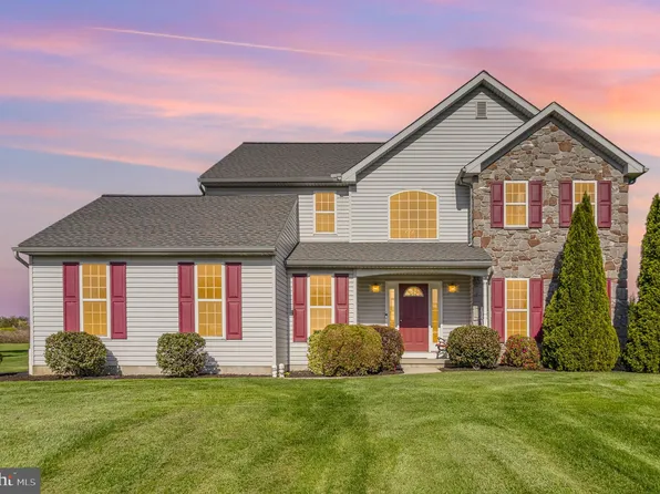 141 Hillside Cir, Lincoln University, PA 19352