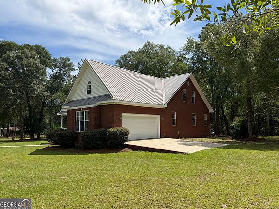3rd image of 24 Peterson Ln