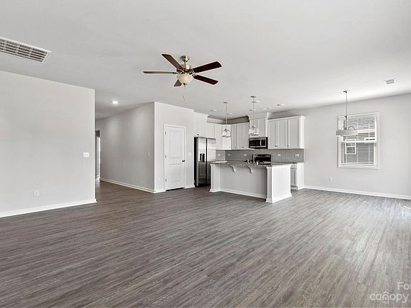 4th image of 3610 Whitney Way