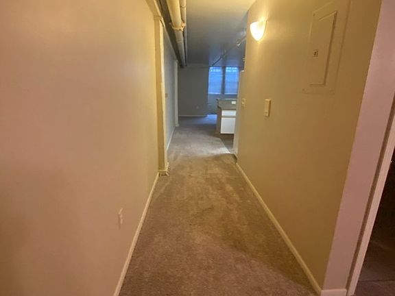 5th image of 1115 Harney St APT 2