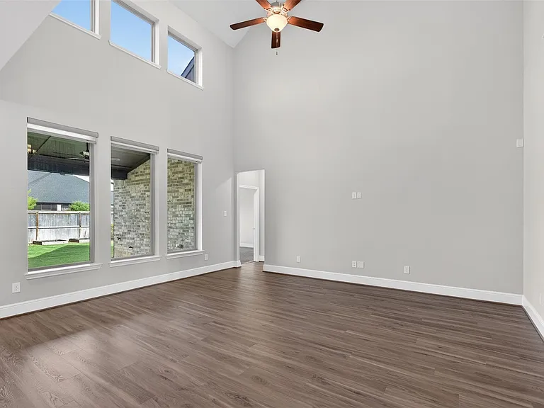 3123 Lantana Trl — Photo 8