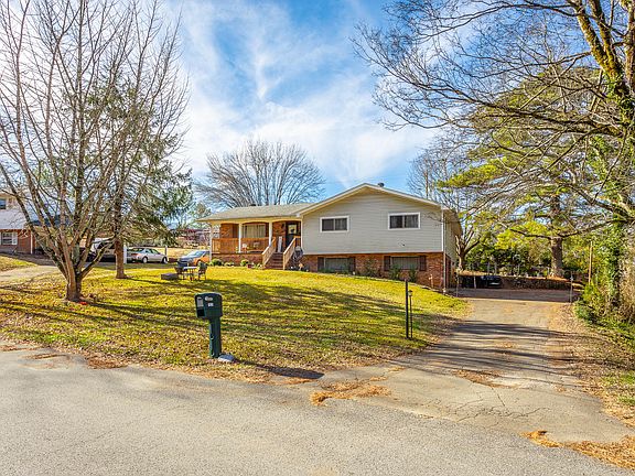 2nd image of 7828 Holiday Hills Cir