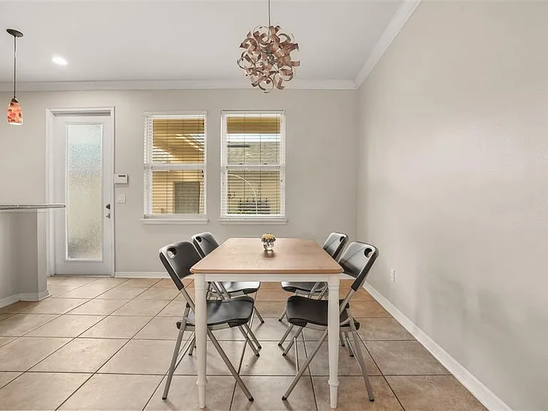 561 Telfair Square Ct — Photo 9