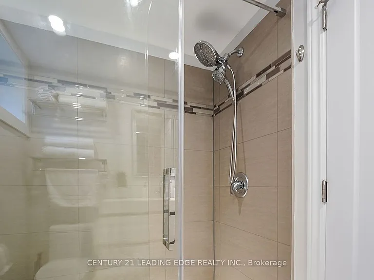 128 Admiral Rd #BASEMENT — Photo 14
