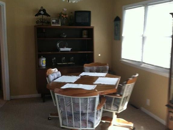 5th image of 1651 Maplecrest Dr