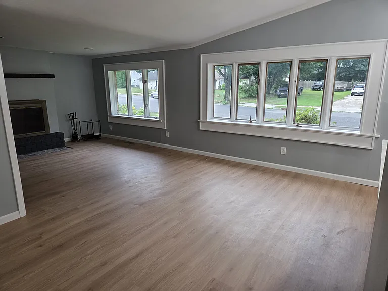 560 Estate Rd — Photo 3
