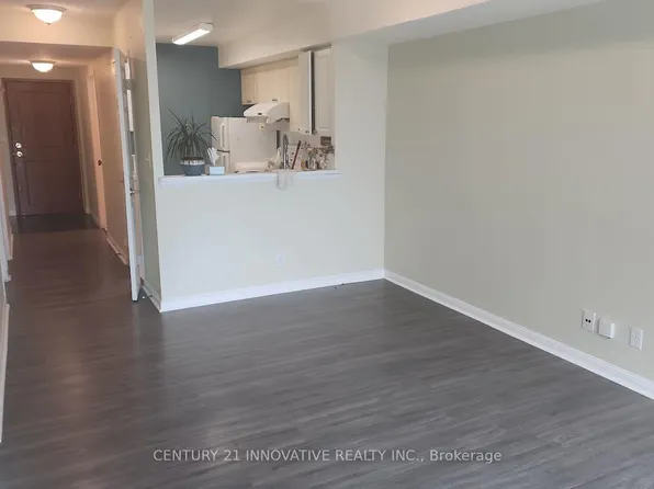 18 Lee Centre Dr, Toronto, ON