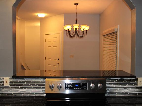 3rd image of 8206 Fairview Blf