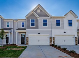 8 Sabine Leaf Ct, Greer, SC 29650