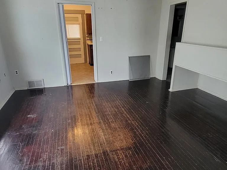 530 Capital Ave SW #4 — Photo 3