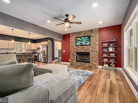 3rd image of 170 Cherrywood Dr