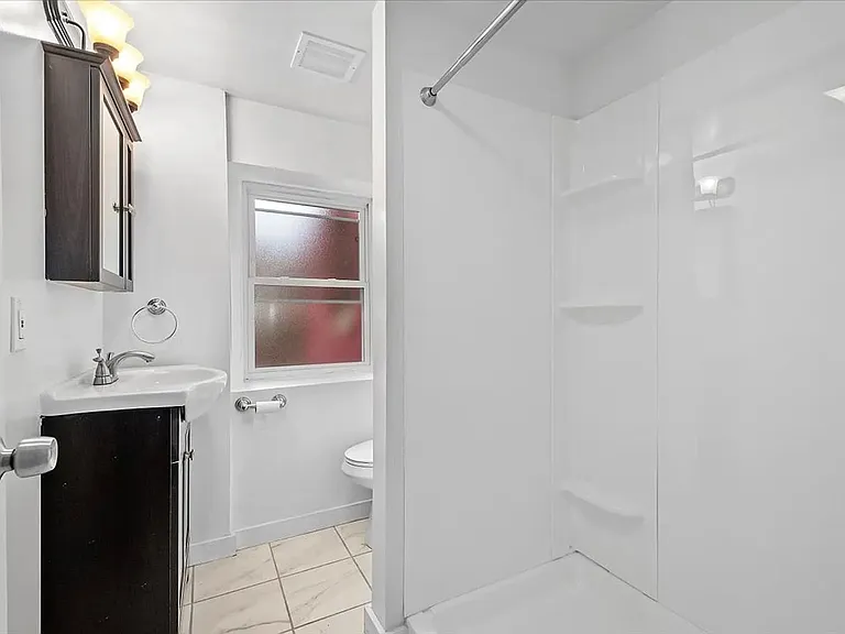 100 N Linden Ave #103 — Photo 7