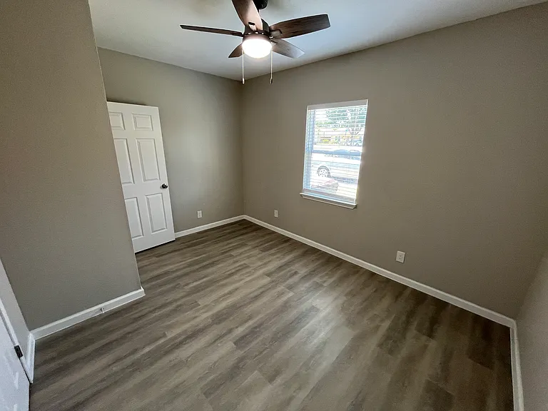 1215 H Pl — Photo 6
