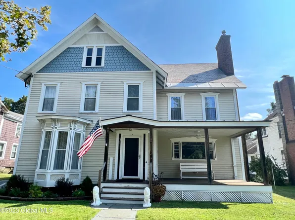 5 S Park Street, Cambridge, NY 12816