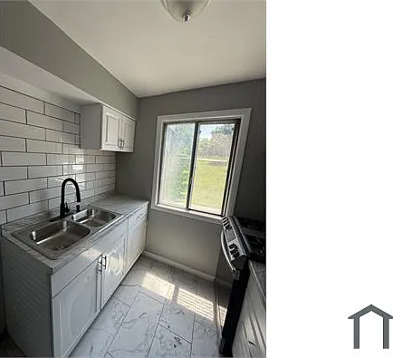 1013 E 194th St #2B — Photo 2