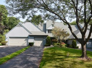33 Braeburn Dr, Township Of Washington, NJ 07676