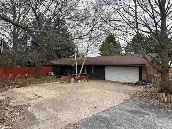 2593 Garrels Dr, New London, IA 52645