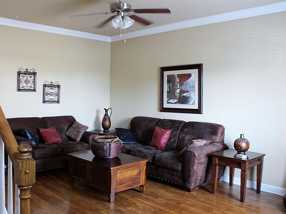 2nd image of 1037 McKenna Dr