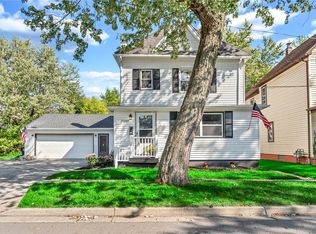 8 Highland Pl, Lancaster, NY 14086