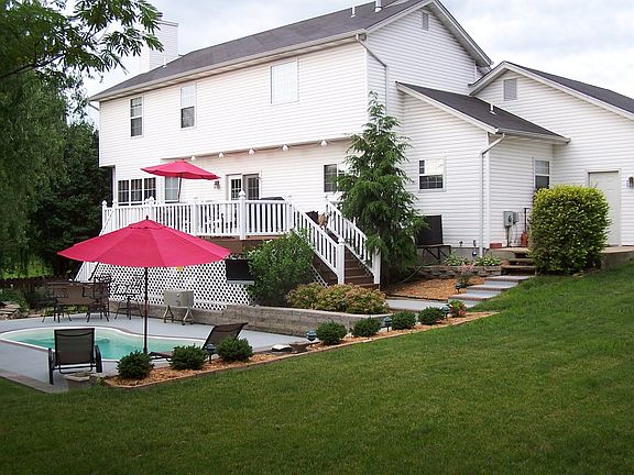 Beautiful private backyard!