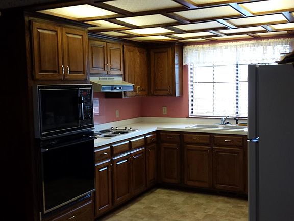 Kitchen (Range and Oven)