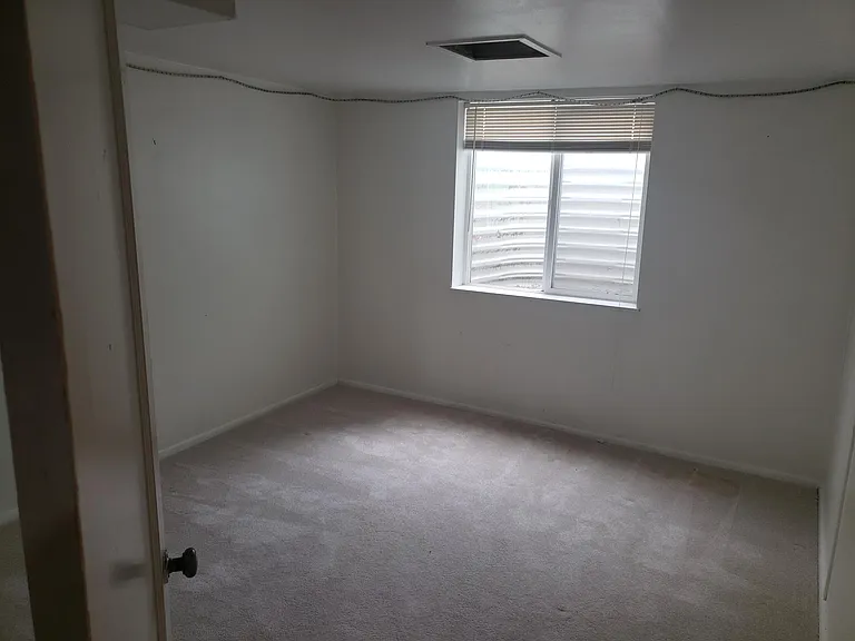 2212 W Everett Ave — Photo 11