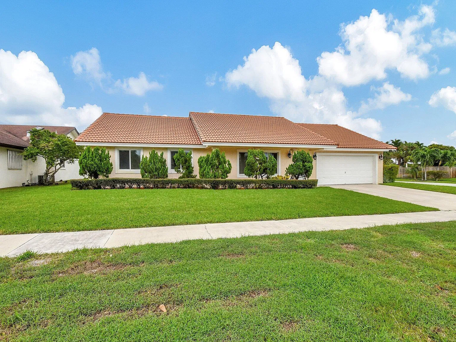 3 bed, 2.0 bath, 1835 sqft, $4,500 — Photo 1