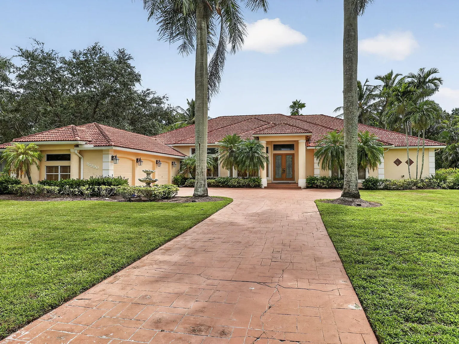 5 bed, 3.5 bath, 3248 sqft, $7,500 — Photo 1