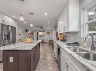 313 Valencia St, Gulf Breeze, FL 32561